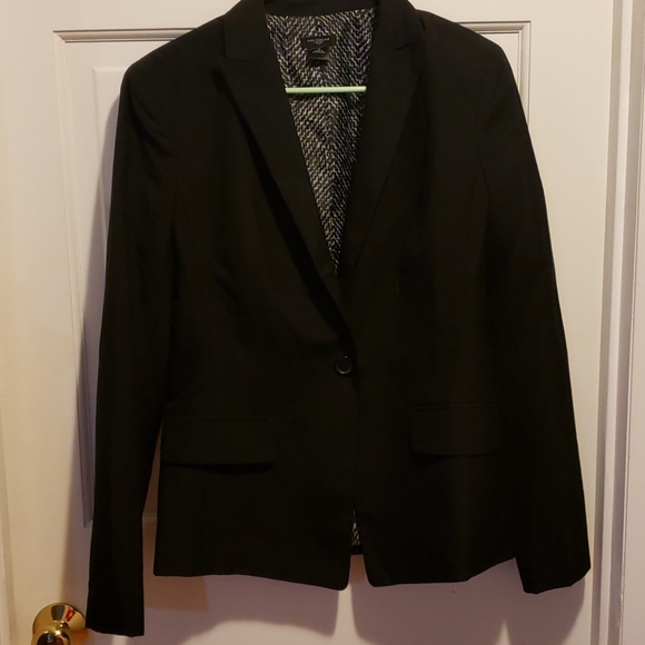 Ann Taylor Jackets & Blazers - Ann Taylor blazer one button